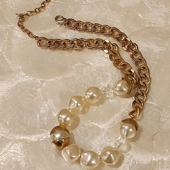 Brand New!! TAHARI: Rustic Gold-Toned Pearl Necklace - Picture 4 of 8